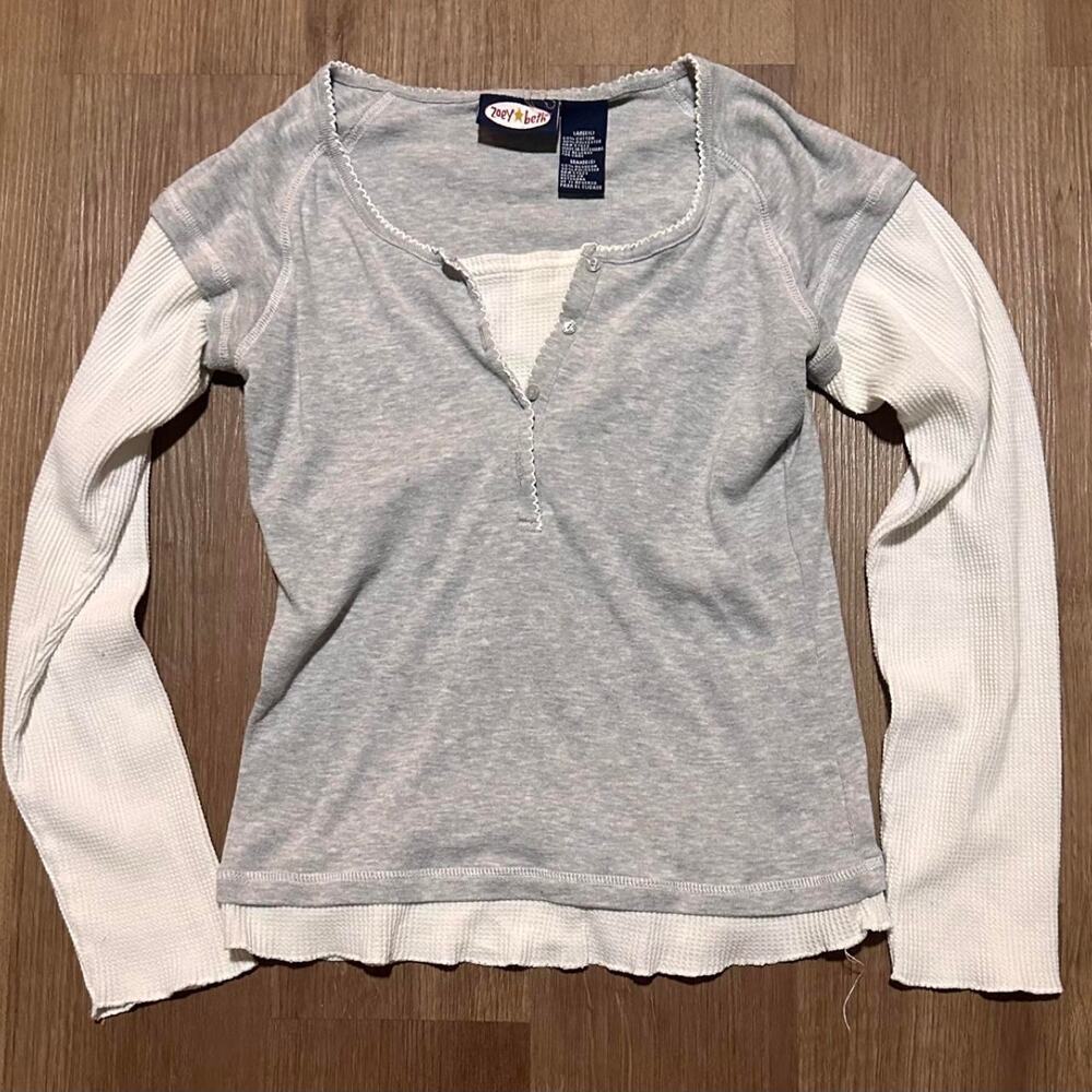 Gray white long sleeve